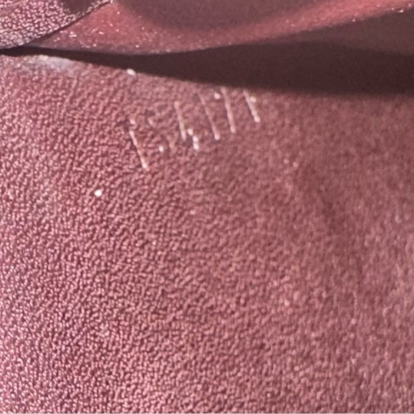 Louis Vuitton Vernis wallet - pre loved 100% authentic - Picture 12 of 13